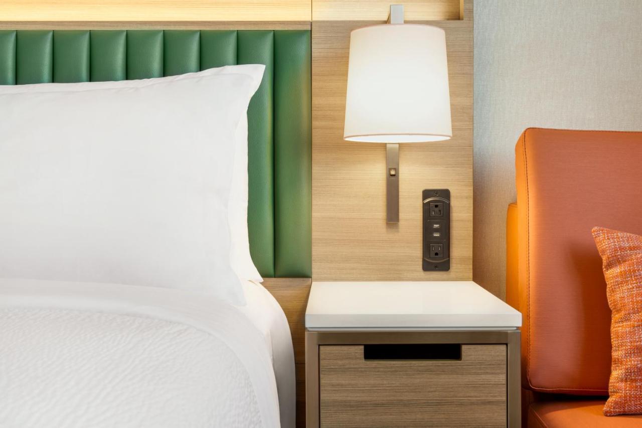 Holiday Inn Lic - Laguardia West, An Ihg Hotel New York Exteriör bild