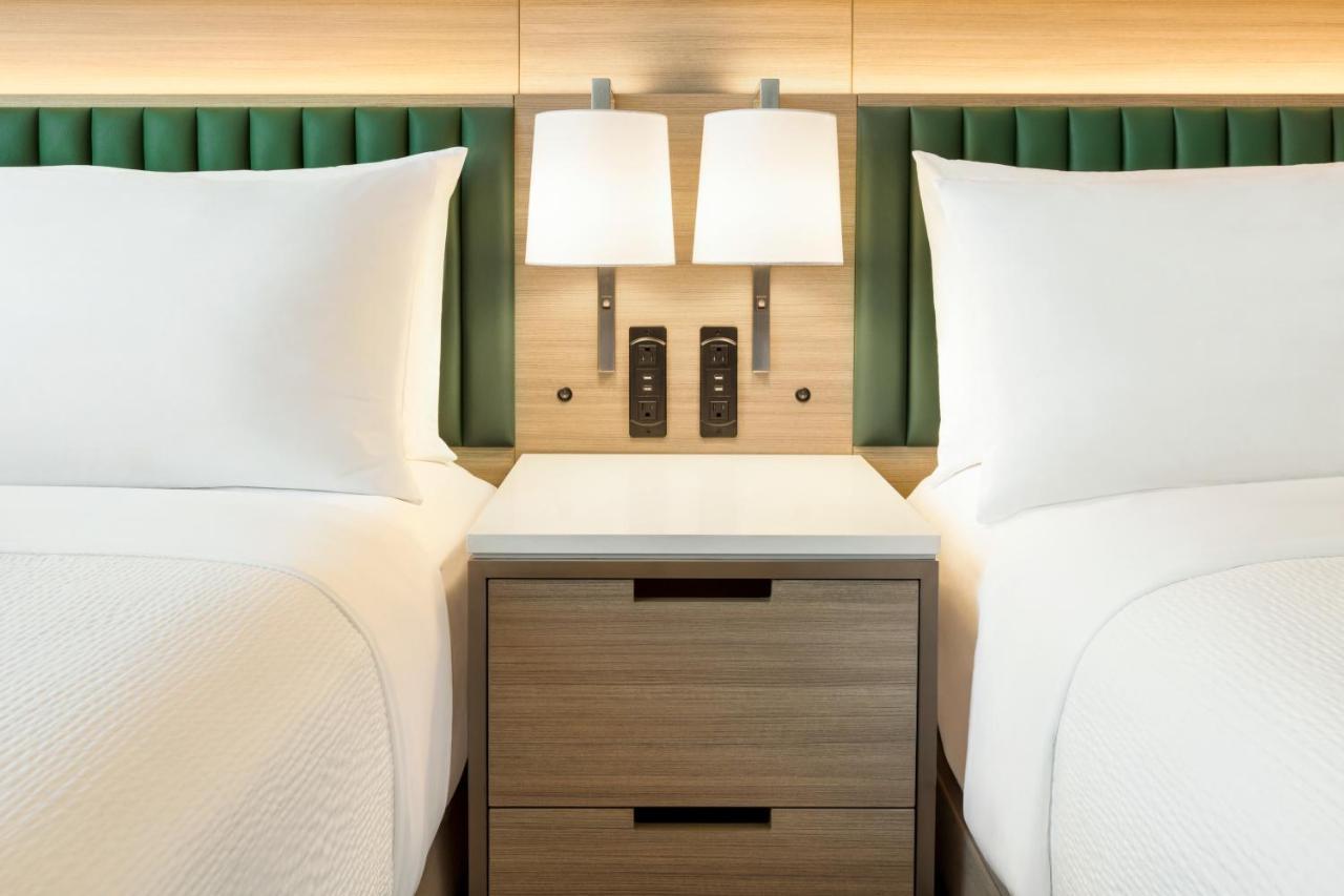 Holiday Inn Lic - Laguardia West, An Ihg Hotel New York Exteriör bild