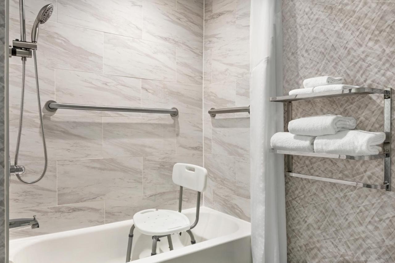 Holiday Inn Lic - Laguardia West, An Ihg Hotel New York Exteriör bild