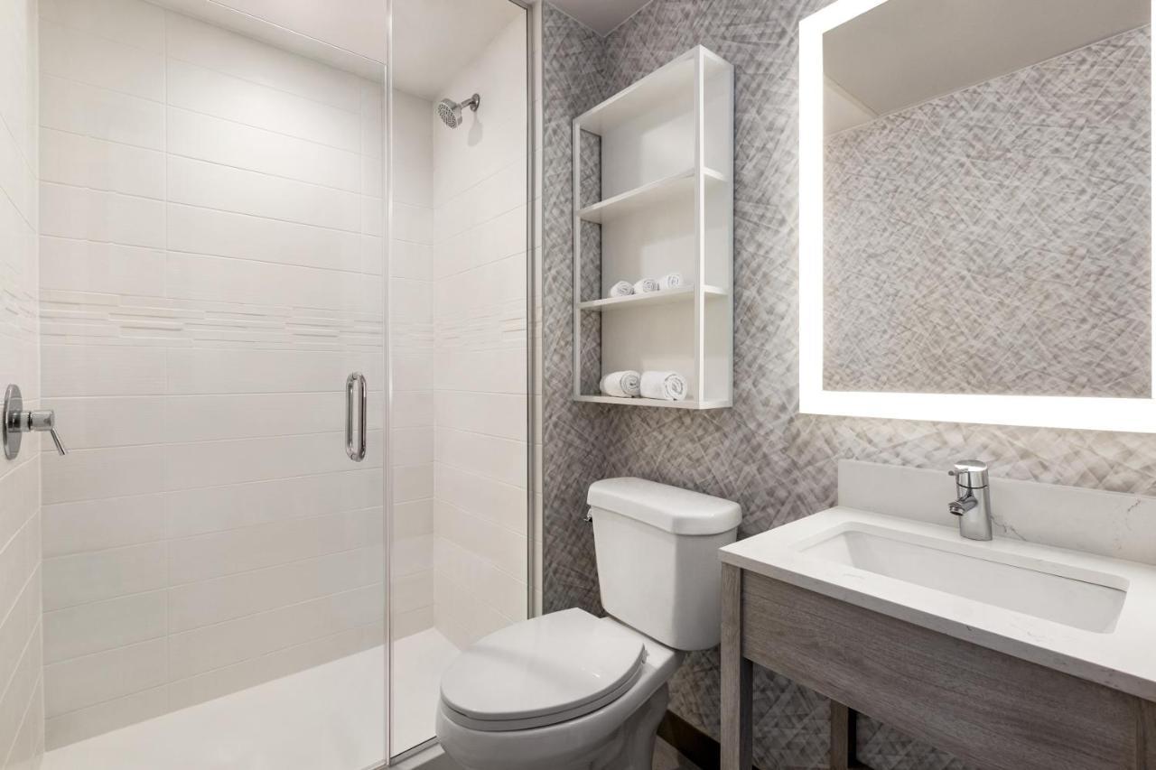 Holiday Inn Lic - Laguardia West, An Ihg Hotel New York Exteriör bild